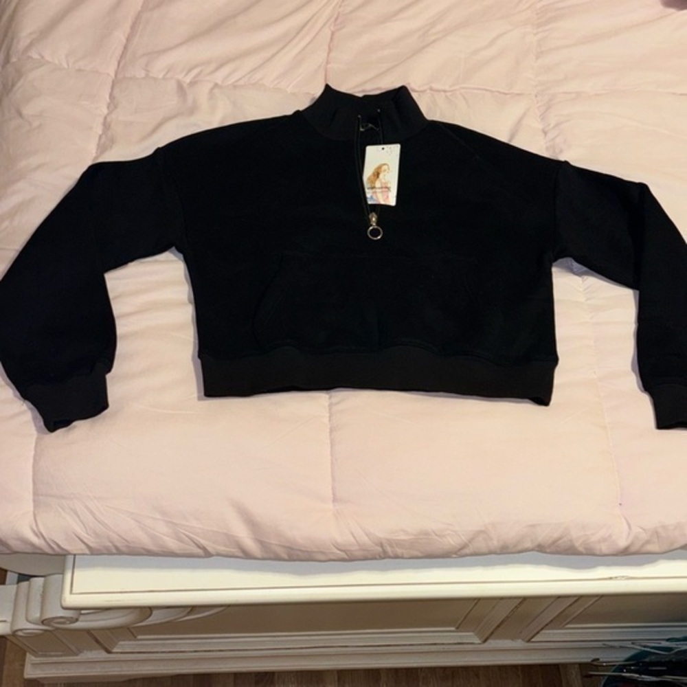 Pretty Garden Black Cropped half zip pull over sweater